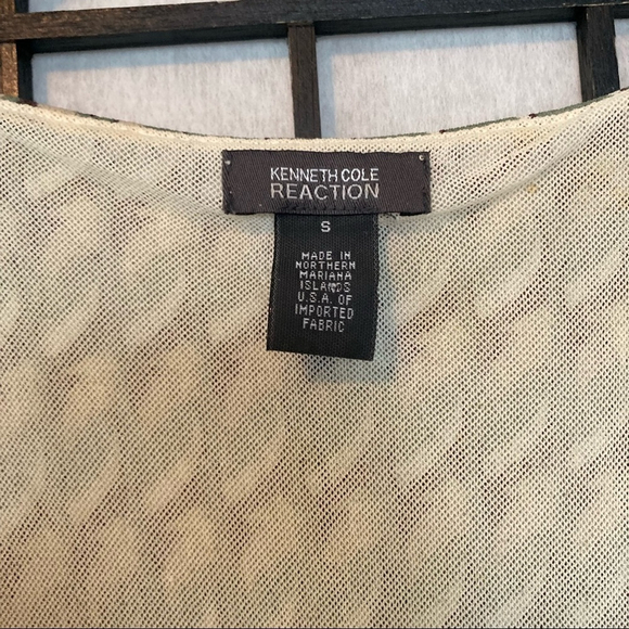 Stylish Sleeveless Tops Bundle – Women’s Ruffle, Floral, Blouses Size Small - Picture 10 of 14